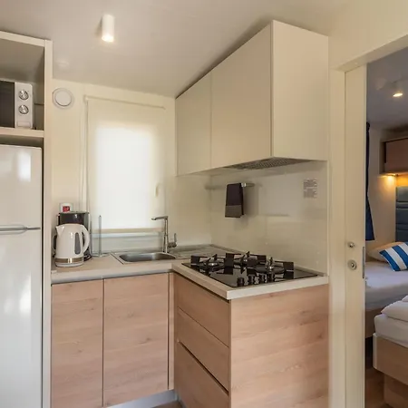 홀리데이파크 Eurocamp Mobile Homes At Campsite Park