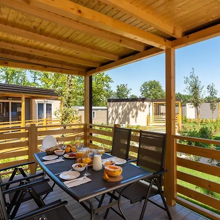 Eurocamp Mobile Homes At Park * Umag