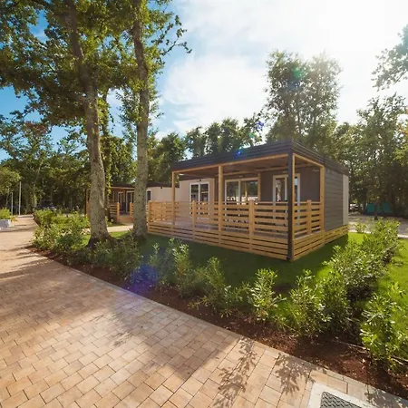 Eurocamp Mobile Homes At Park 假日公园 乌马格